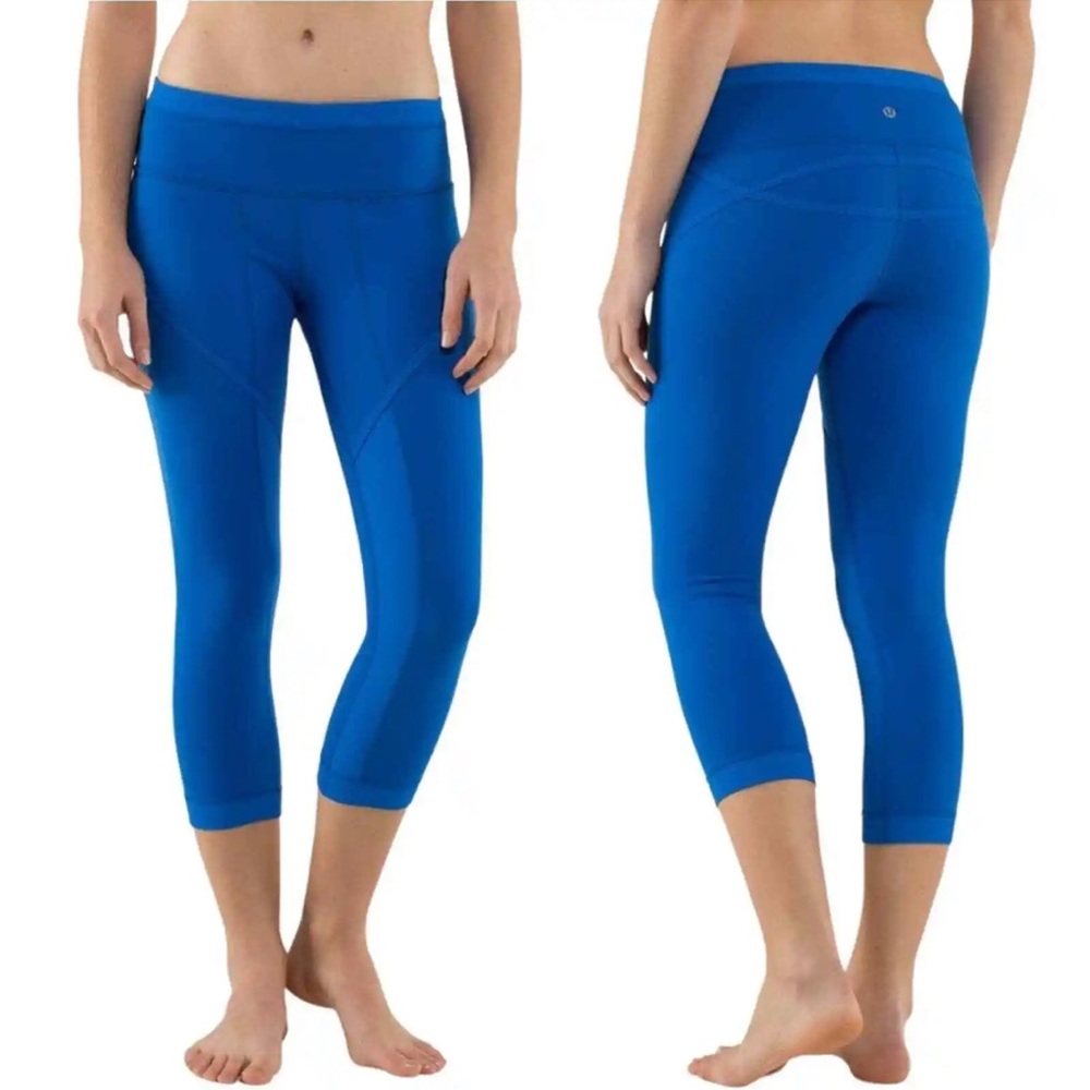 LULULEMON Roll Out Crop in Baroque Blue. Size 4